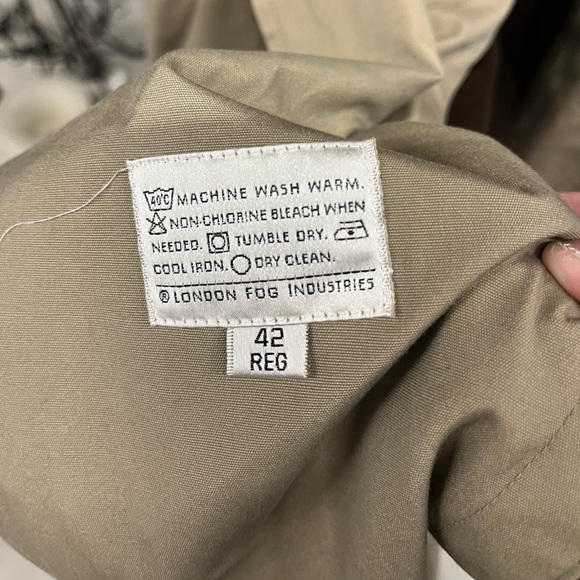 Vintage Men’s London Fog Trench Coat Size 42R - Picture 2 of 2
